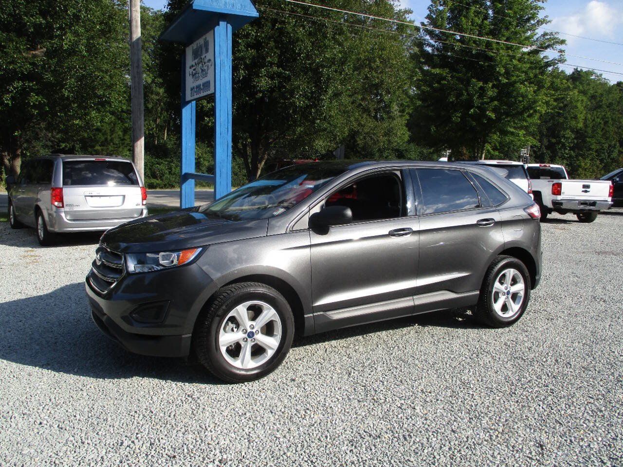 Used 2017 Ford Edge SE w/ Cargo Accessory Package FWD image 1