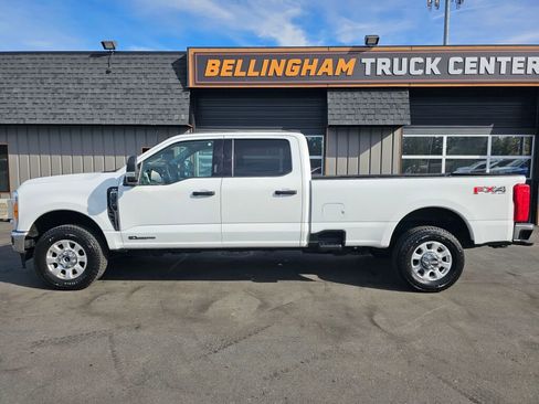 Used 2023 Ford F350 XLT w/ FX4 Off-Road Package image 2