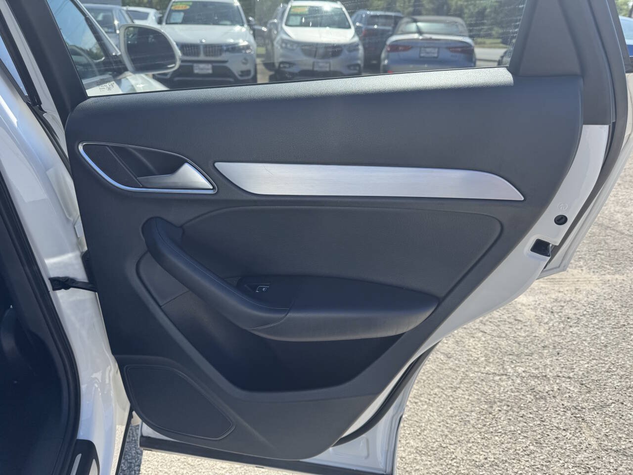 Used 2018 Audi Q3 2.0T Premium FWD image 16