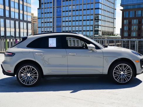 Used 2026 Porsche Macan image 8