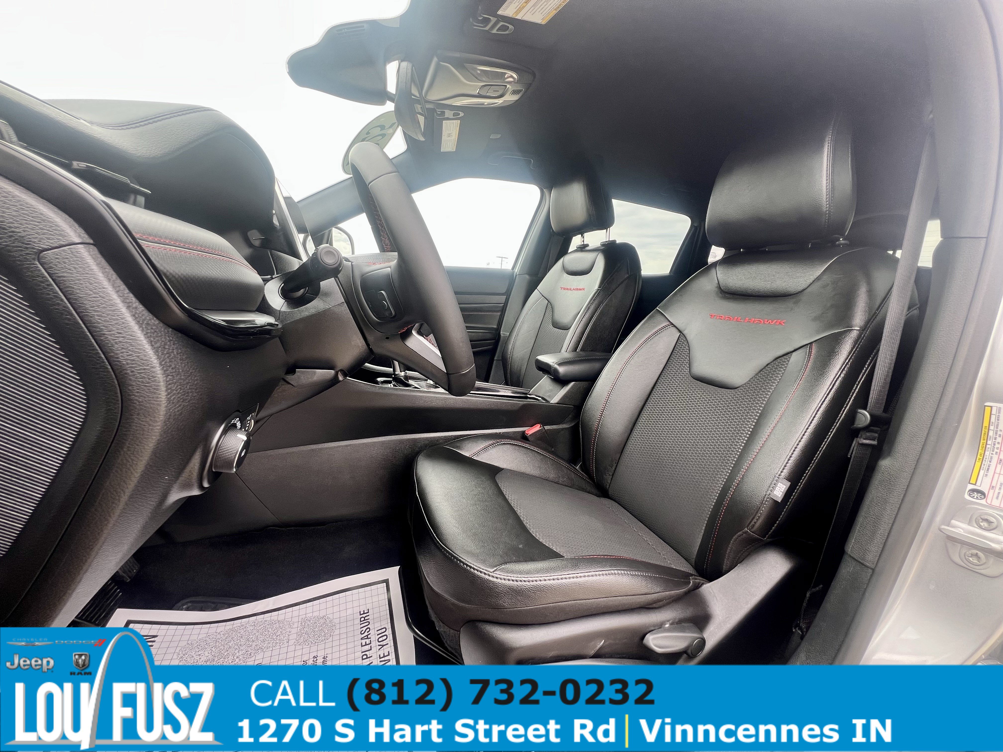 Used 2025 Jeep Compass Trailhawk AWD/4WD image 9