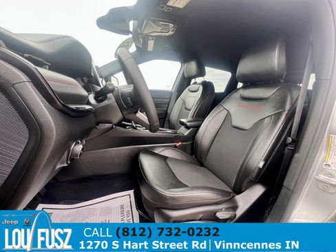 Used 2025 Jeep Compass Trailhawk AWD/4WD image 9