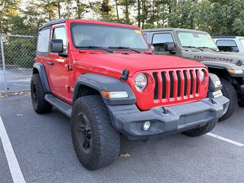 Used 2019 Jeep Wrangler Sport AWD/4WD image 3