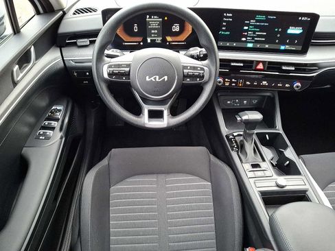 Used 2025 Kia K5 LXS image 11