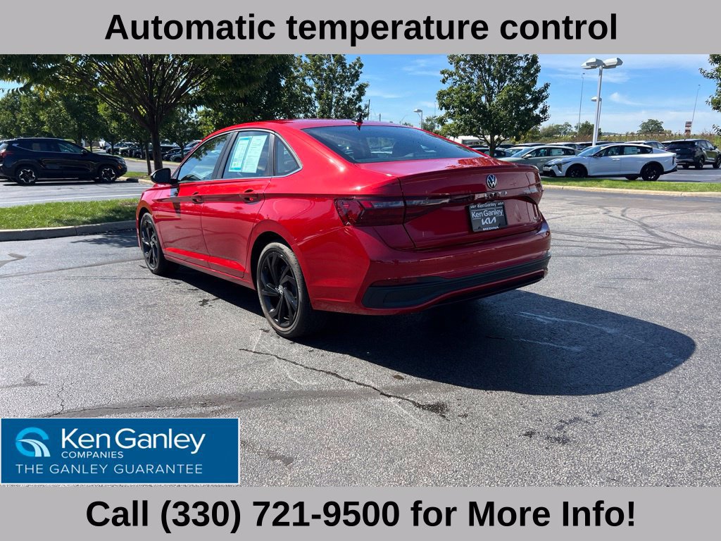 Used 2026 Volkswagen Jetta SE FWD image 13