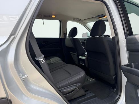 Used 2022 Nissan Pathfinder SV image 28