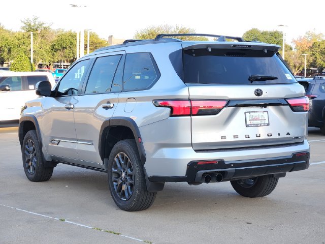 Used 2025 Toyota Sequoia Platinum AWD/4WD image 4
