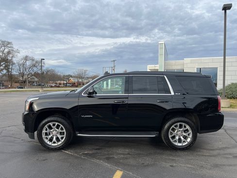 Used 2017 GMC Yukon SLE w/ SLE Value Package image 5