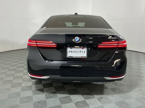 Certified 2025 BMW 530i w/ Premium Package RWD image 6