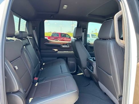 Used 2023 GMC Sierra 1500 Denali w/ Technology Package AWD/4WD image 16