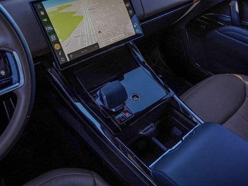 Used 2024 Land Rover Range Rover Sport Dynamic SE image 16