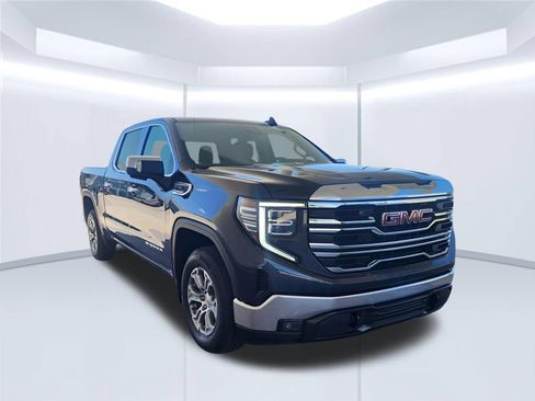 Used 2025 GMC Sierra 1500 SLT RWD image 4