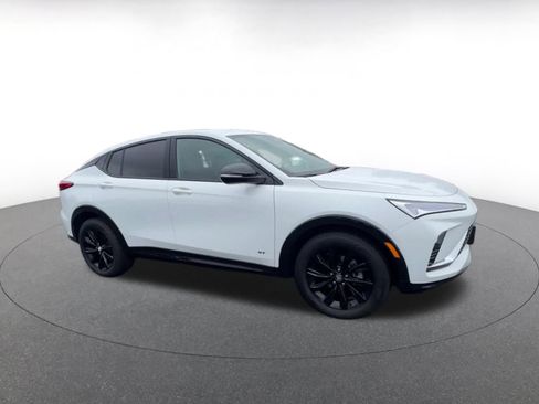 Used 2025 Buick Envista Sport Touring image 2