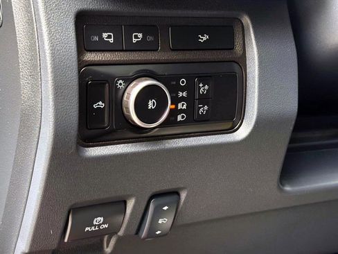 Used 2024 Ford F250 Lariat w/ Lariat Ultimate Package AWD/4WD image 31