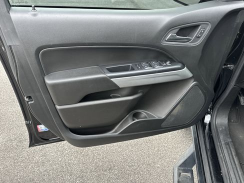 Certified 2022 Chevrolet Colorado LT w/ LT Convenience Package image 11