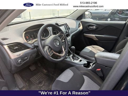 Used 2017 Jeep Cherokee Sport AWD/4WD image 8