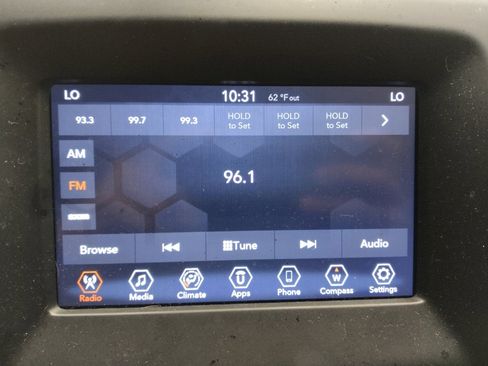 Used 2019 Jeep Compass Latitude w/ Safety & Security Group image 25