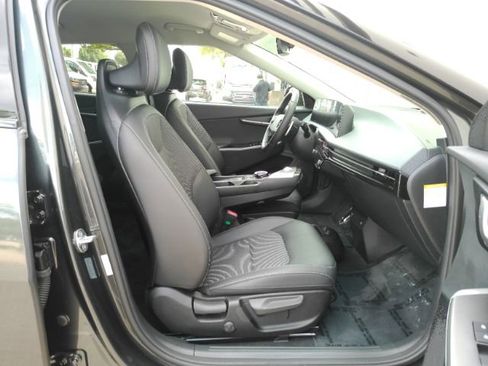 Used 2024 Kia EV6 Light RWD image 18