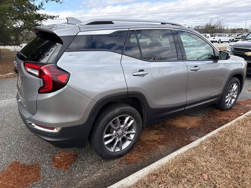 Certified 2023 GMC Terrain SLT image 11