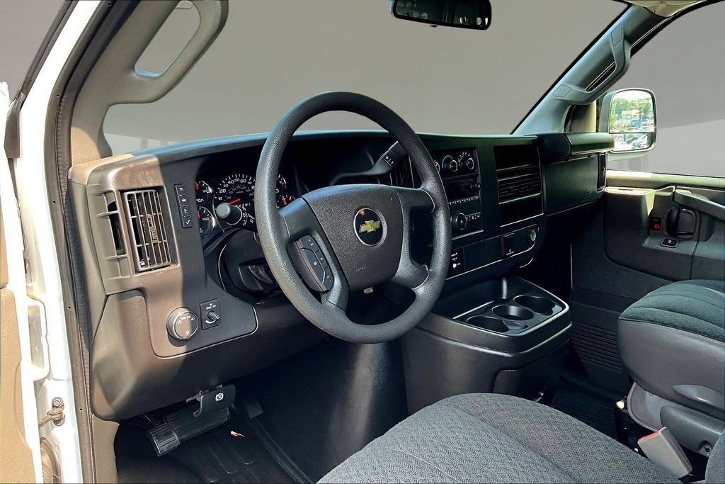 Used 2025 Chevrolet Express 2500 w/ Driver Convenience Package RWD image 14