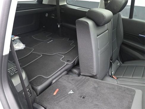 New 2026 Mercedes-Benz GLS 450 4MATIC image 29