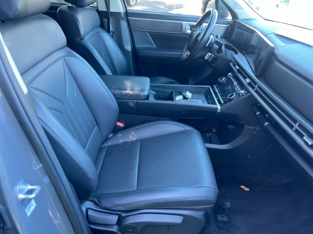 Used 2025 Hyundai Santa Fe SEL FWD image 24
