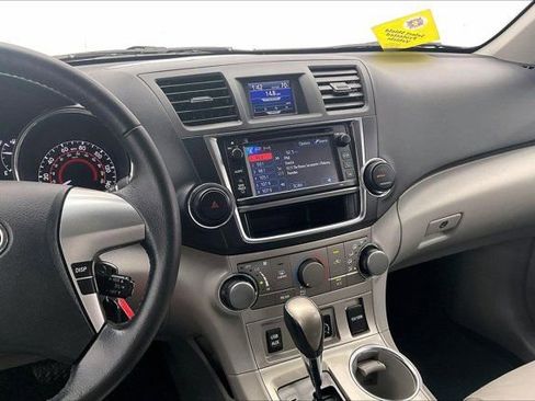 Used 2013 Toyota Highlander SE AWD/4WD image 5