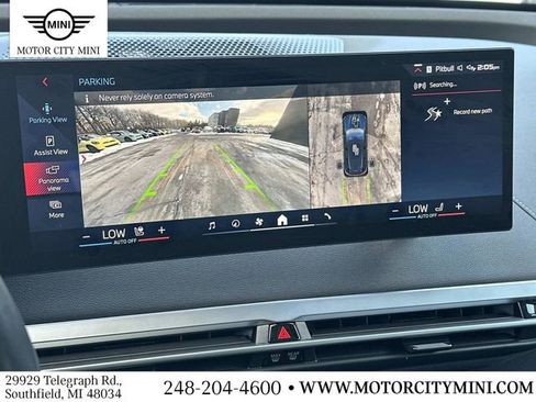 Used 2025 BMW iX M60 image 32