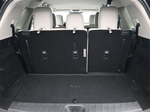 Used 2025 Nissan Pathfinder SL image 14