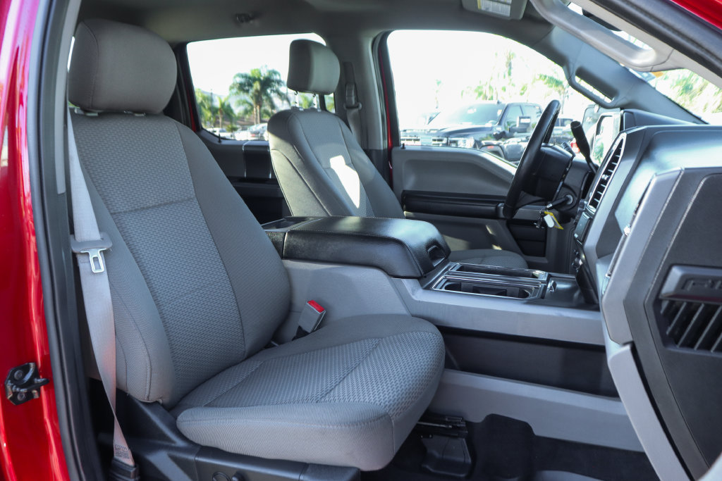 Used 2019 Ford F150 XLT w/ Equipment Group 302A Luxury AWD/4WD image 40