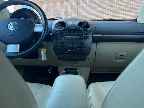 Used 2009 Volkswagen Beetle S image 21