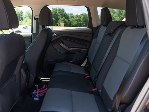 Used 2017 Ford Escape SE w/ SE Cold Weather Package AWD/4WD image 14