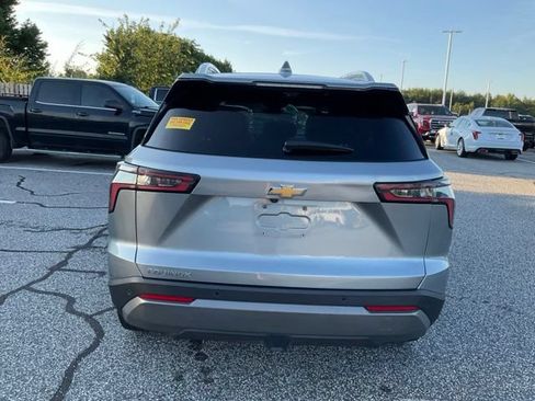 Used 2025 Chevrolet Equinox LT w/ Convenience Package II FWD image 6