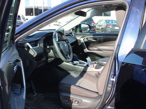 Used 2023 Toyota RAV4 XLE w/ Convenience Package image 13