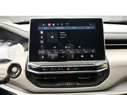 Used 2025 Jeep Compass Limited image 24