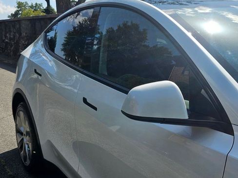 Used 2023 Tesla Model Y Long Range AWD/4WD image 20