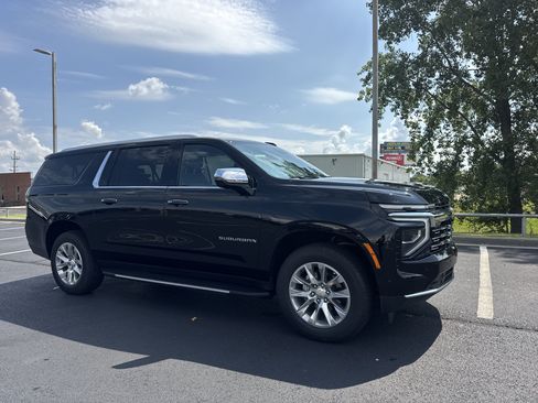 New 2026 Chevrolet Suburban Premier RWD image 32
