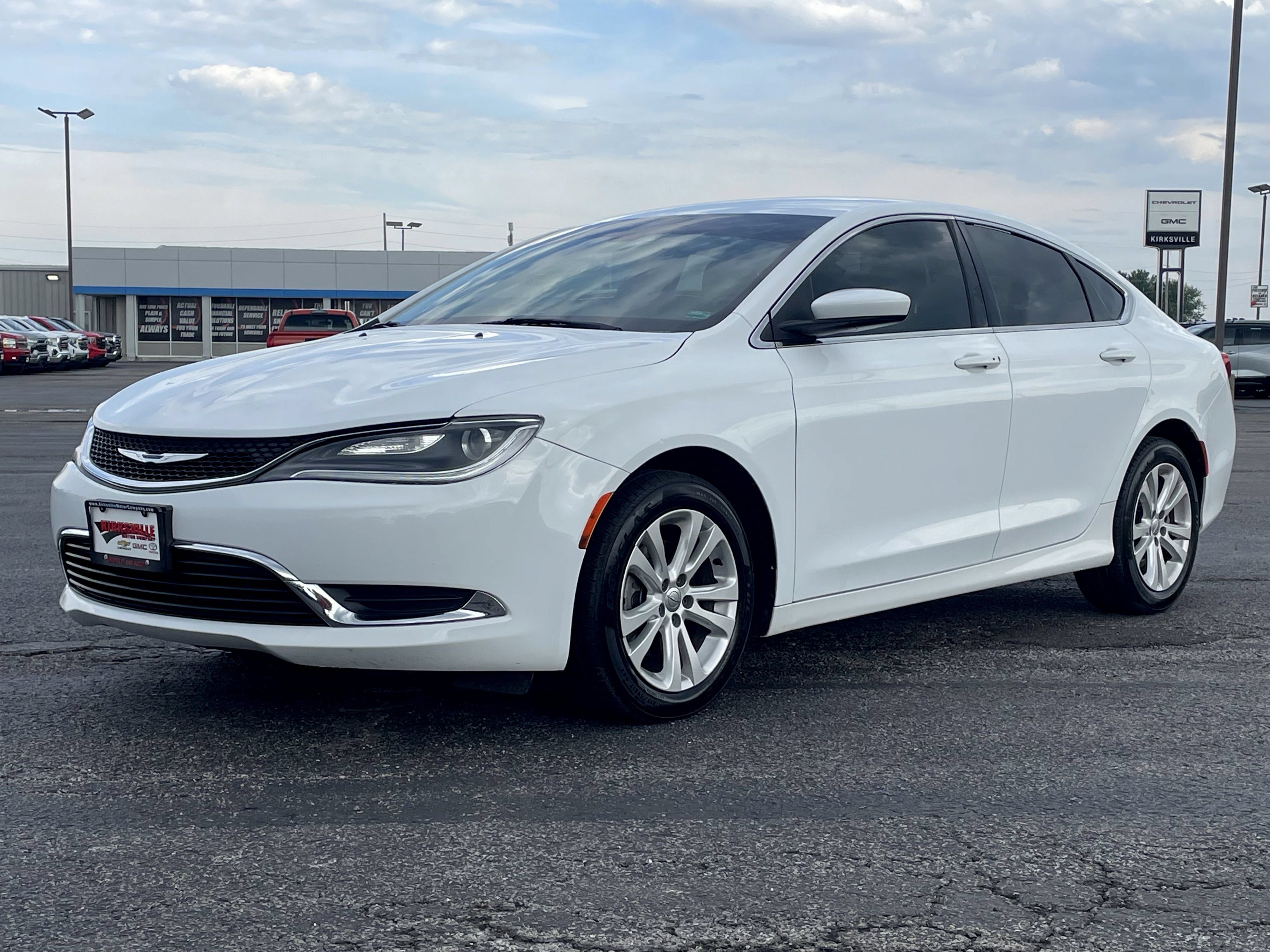 Used 2016 Chrysler 200 Limited FWD image 8