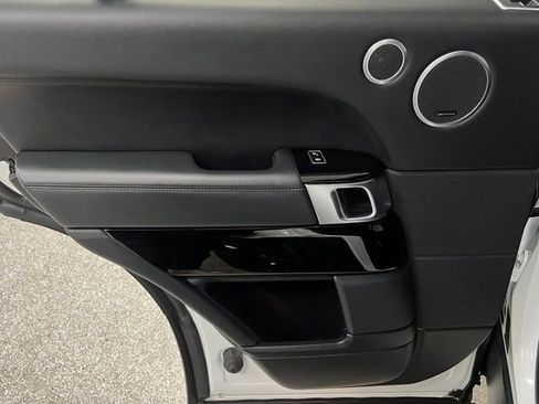 Used 2015 Land Rover Range Rover Supercharged AWD/4WD image 40