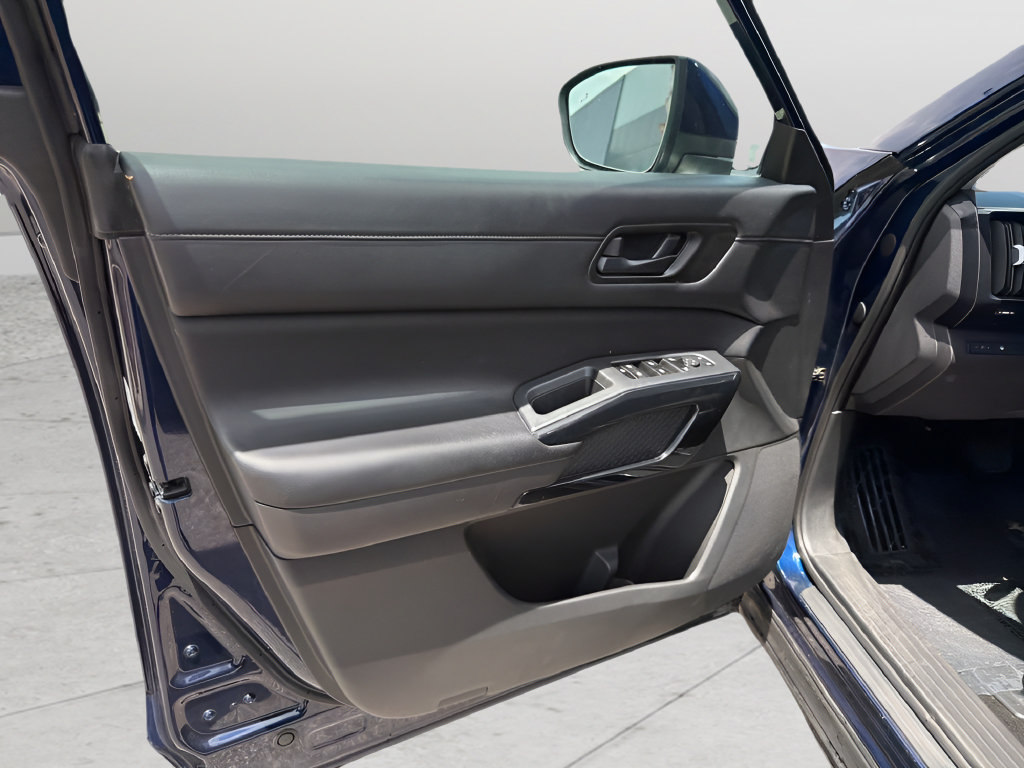 Certified 2024 Nissan Pathfinder SV FWD image 35