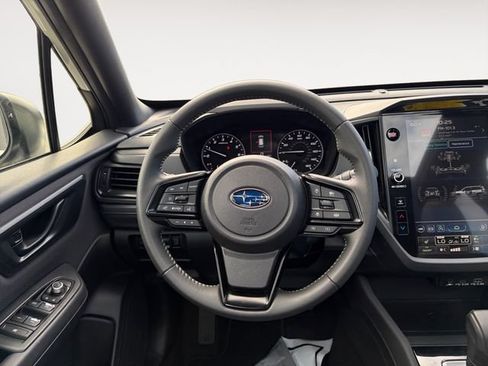 Used 2025 Subaru Forester Premium AWD/4WD image 12