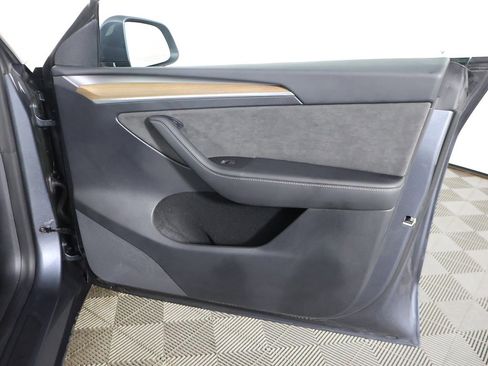 Used 2023 Tesla Model Y Long Range image 25