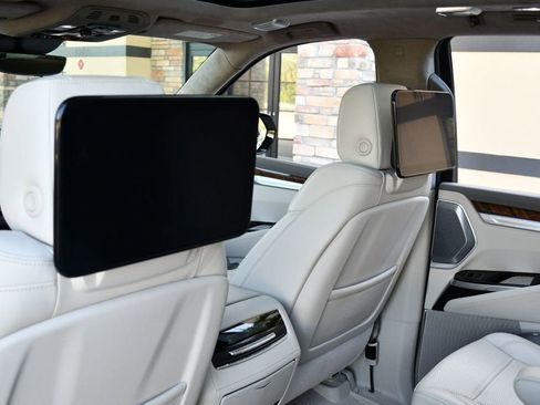 Used 2025 Cadillac Escalade Sport Platinum w/ LPO, ONYX Package image 15