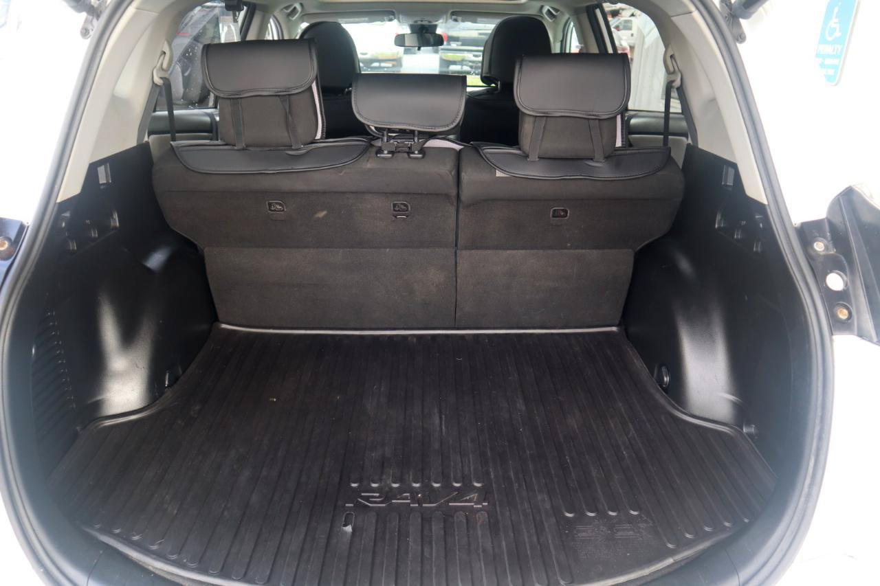 Used 2017 Toyota RAV4 XLE AWD/4WD image 44