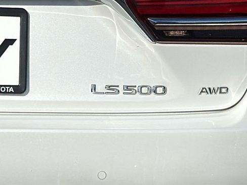 Used 2019 Lexus LS 500 500 Base w/ Accessory Package (Z2) image 7