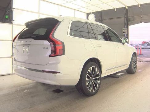 Used 2025 Volvo XC90 B6 Plus image 4