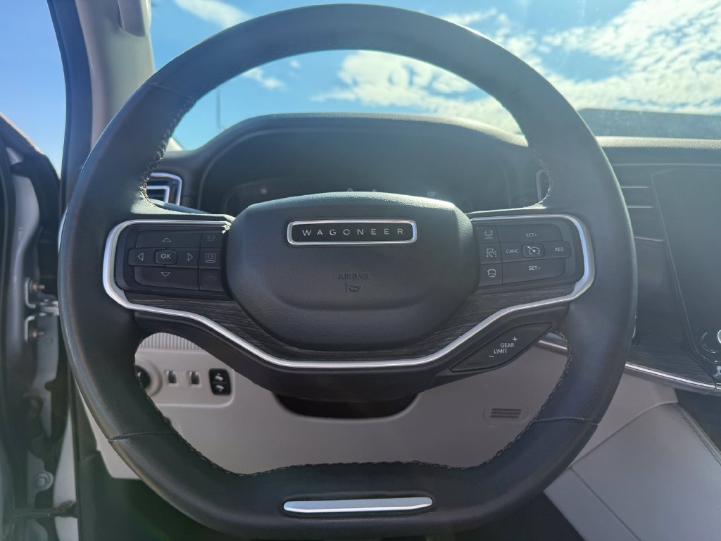Used 2022 Jeep Wagoneer Series II w/ Flexible Seating Group AWD/4WD image 15