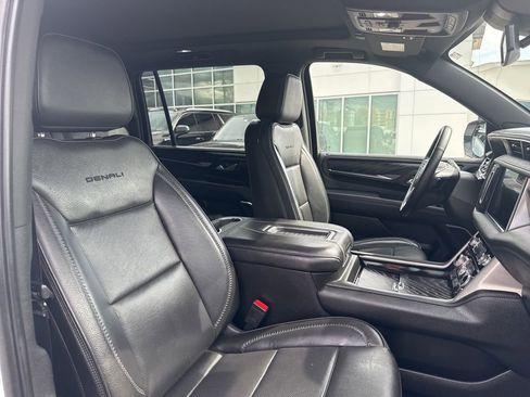 Used 2024 GMC Yukon XL Denali image 22