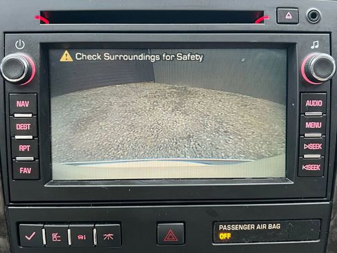 Used 2012 GMC Acadia Denali image 18