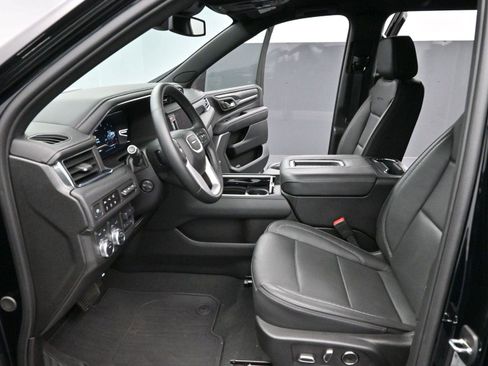 Used 2024 GMC Yukon XL Denali w/ Max Trailering Package image 12